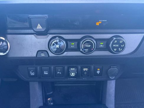 Used 2018 Toyota Tacoma TRD Sport w/ Technology Package RWD image 21