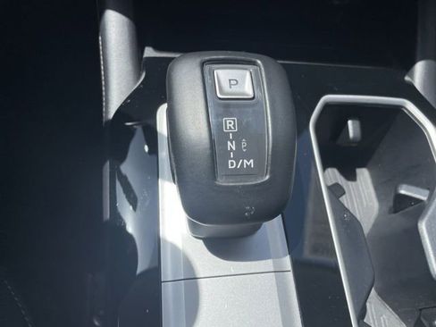 Used 2025 Mitsubishi Outlander SE FWD image 16