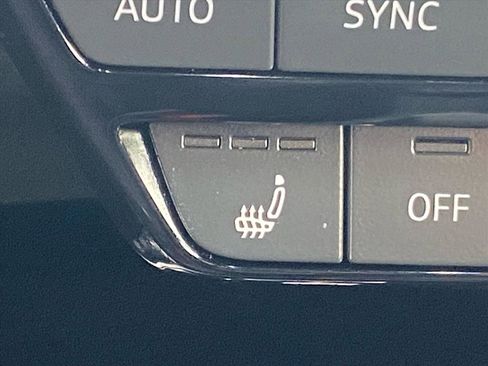 Used 2023 Audi Q4 e-tron Premium Plus w/ Premium Plus image 15