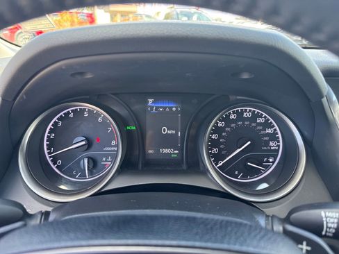 Used 2024 Toyota Camry SE image 17