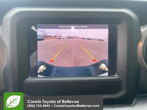 Used 2022 Jeep Gladiator Willys image 28