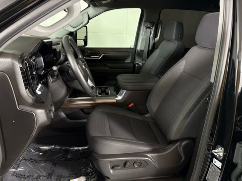 Used 2025 Chevrolet Silverado 2500 LT w/ Convenience Package image 18