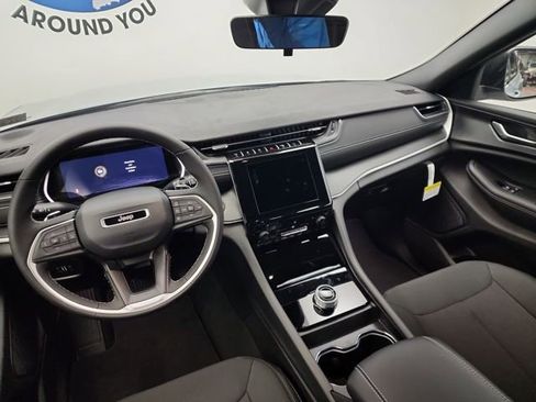 New 2025 Jeep Grand Cherokee L Laredo w/ Luxury Tech Group I image 17