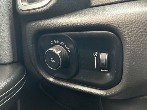 Used 2021 RAM 2500 Big Horn image 16