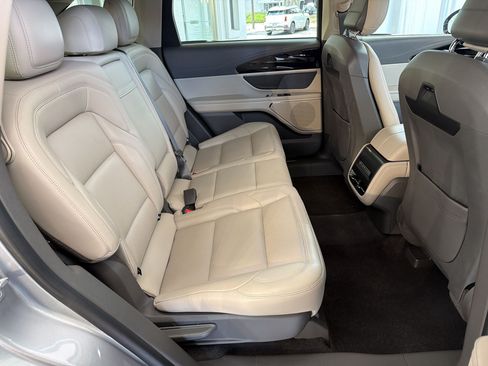 Used 2024 Lincoln Nautilus Premier AWD/4WD image 32