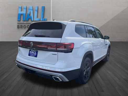 Certified 2024 Volkswagen Atlas Peak Edition SE AWD/4WD image 6