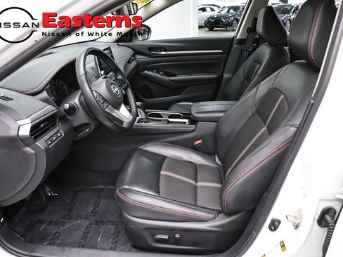 Used 2025 Nissan Altima 2.0 SR FWD image 14
