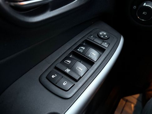 Used 2018 Jeep Cherokee Trailhawk image 46