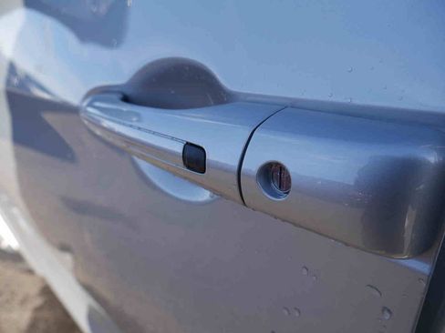 New 2026 Chrysler Pacifica Select image 9