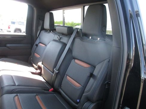 Used 2024 GMC Sierra 2500 AT4 w/ AT4 Premium Plus Package AWD/4WD image 23