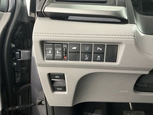 Used 2020 Honda Odyssey Elite image 16