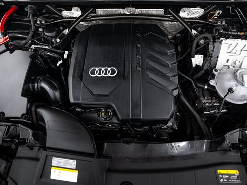 Used 2023 Audi Q5 2.0T Premium Plus w/ Premium Plus Package AWD/4WD image 24