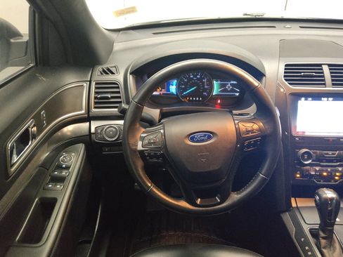 Used 2019 Ford Explorer XLT w/ Equipment Group 202A FWD image 22