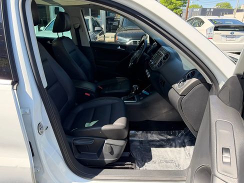Used 2015 Volkswagen Tiguan SEL image 13