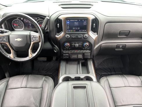 Used 2019 Chevrolet Silverado 1500 High Country w/ Technology Package AWD/4WD image 14