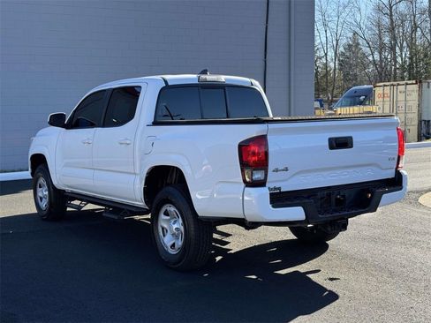 Used 2018 Toyota Tacoma SR w/ SR Convenience Package image 23