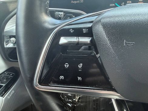Used 2024 Cadillac Lyriq Sport AWD/4WD image 32