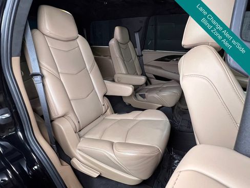 Used 2020 Cadillac Escalade Platinum AWD/4WD image 17