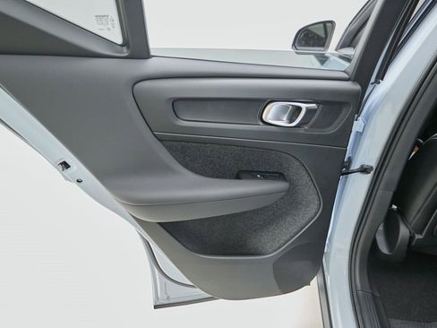 New 2026 Volvo XC40 B5 Plus w/ Protection Package Premier image 15