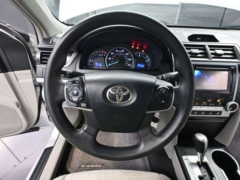 Used 2012 Toyota Camry LE image 23