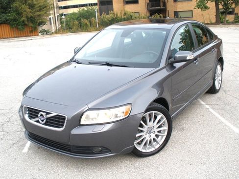 Used 2011 Volvo S40 T5 FWD image 2