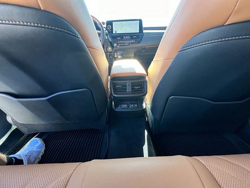 Used 2025 Lexus ES 350 Ultra Luxury w/ Accessory Package (Z1) image 15