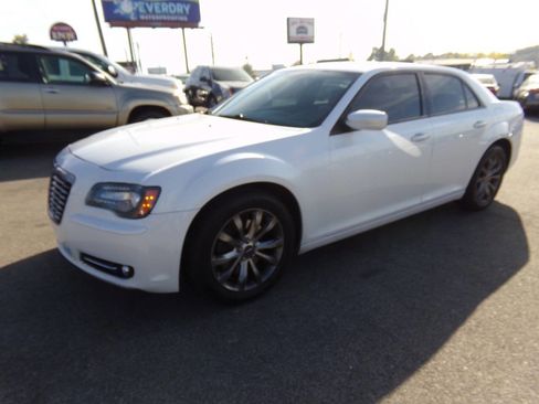 Used 2014 Chrysler 300 S image 49
