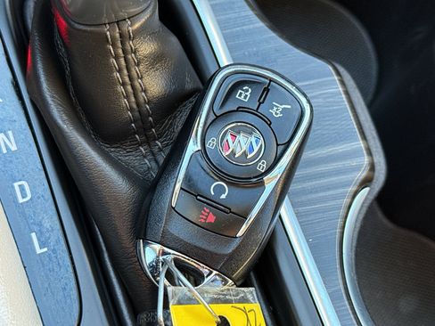 Used 2020 Buick Envision Essence image 37