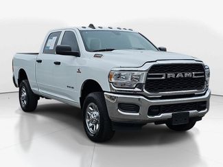 Used 2022 RAM 2500 Tradesman w/ Chrome Appearance Group AWD/4WD video 3