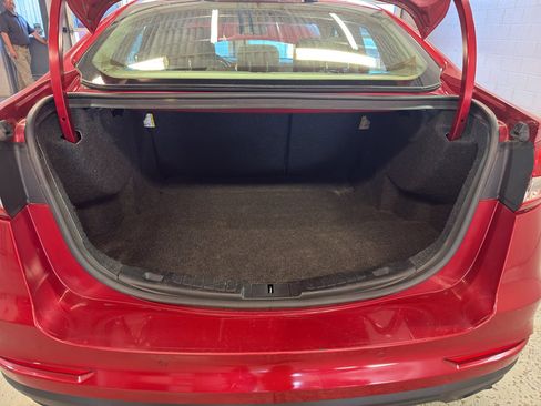 Used 2020 Ford Fusion SE FWD image 29