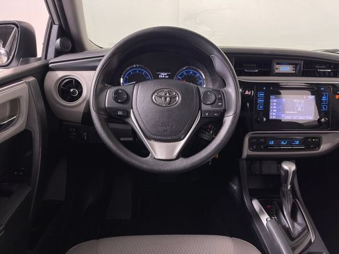 Used 2017 Toyota Corolla LE w/ Carpet Mat Package (TMS) FWD image 15