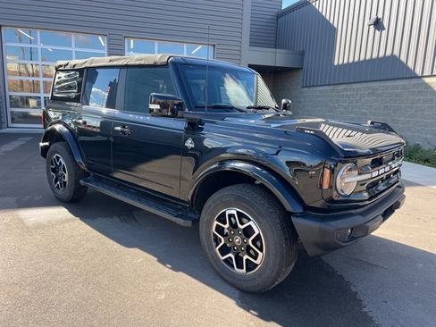 Used 2022 Ford Bronco Outer Banks image 3