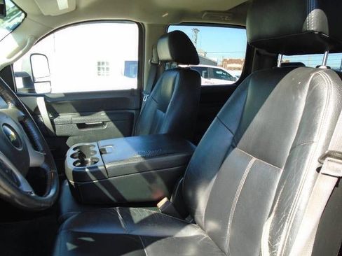 Used 2013 Chevrolet Silverado 2500 LT w/ Interior Plus Package AWD/4WD image 12