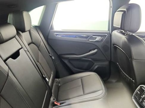 Used 2024 Porsche Macan image 24