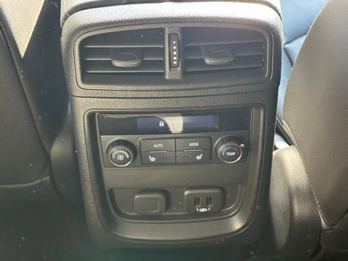 Used 2020 Buick Envision Essence image 32