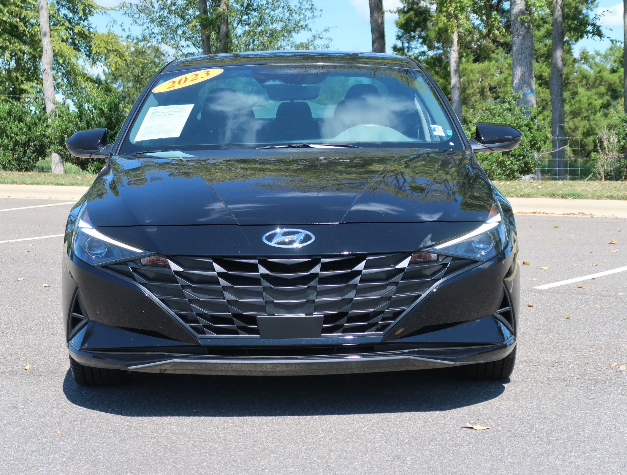 Used 2023 Hyundai Elantra SEL w/ Convenience Package FWD image 2