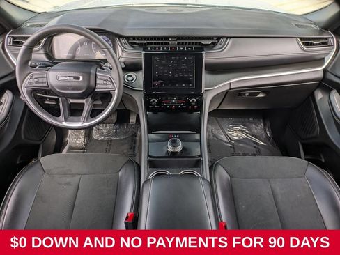 Used 2025 Jeep Grand Cherokee Altitude AWD/4WD image 25