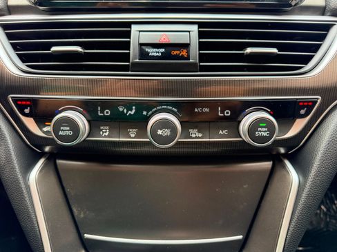Used 2018 Honda Accord Sport image 31