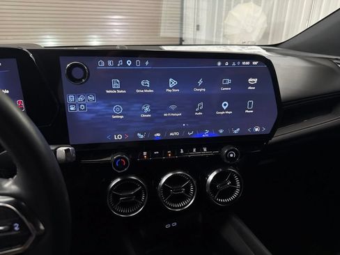 Used 2024 Chevrolet Blazer EV LT AWD/4WD image 30