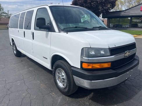 Used 2005 Chevrolet Express 3500 Extended Passenger w/ LS Preferred Equipment Group image 4