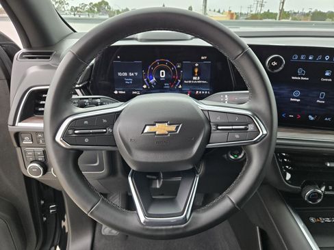 Used 2025 Chevrolet Tahoe LT AWD/4WD image 16