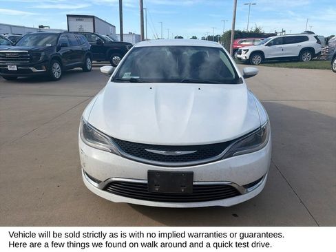 Used 2015 Chrysler 200 Limited w/ Convenience Group FWD image 4