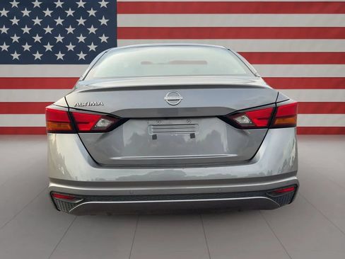 Used 2024 Nissan Altima 2.5 S FWD image 6