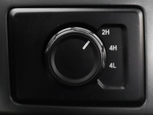 Used 2018 Ford F150 XLT w/ XTR Package image 28