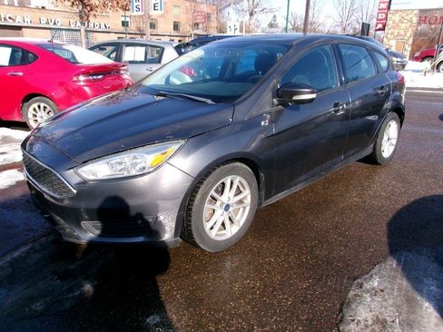 Used 2016 Ford Focus SE FWD image 1