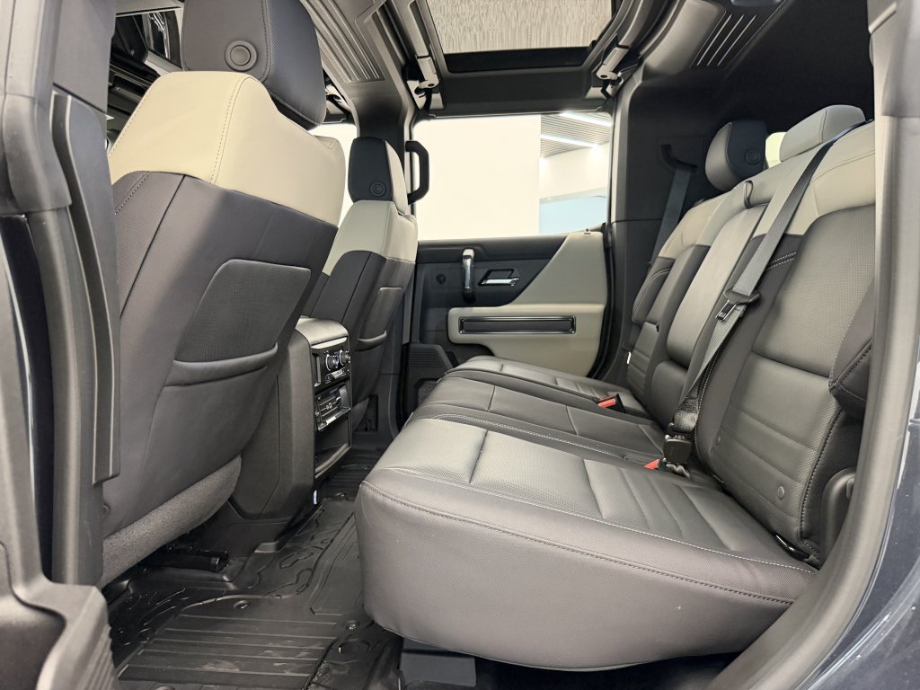 Used 2026 GMC Hummer EV SUV AWD/4WD image 31