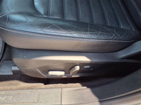 Used 2018 Ford Fusion SE w/ Fusion SE Technology Package FWD image 25