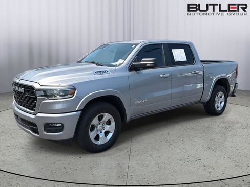 Used 2025 RAM 1500 Big Horn AWD/4WD image 2