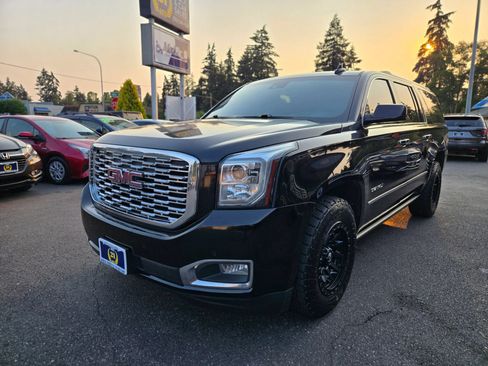 Used 2018 GMC Yukon XL Denali w/ Denali Ultimate Package AWD/4WD image 4
