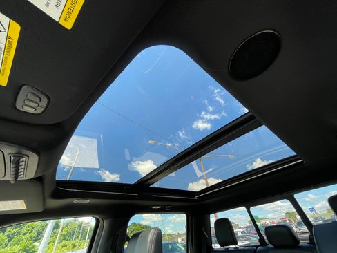 Used 2025 Ford F150 Raptor AWD/4WD image 27